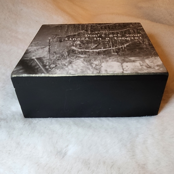 Trash Talk by Annie Wood Sign "Don't Get Your Tinsel In A Tangle!" - Picture 3 of 7